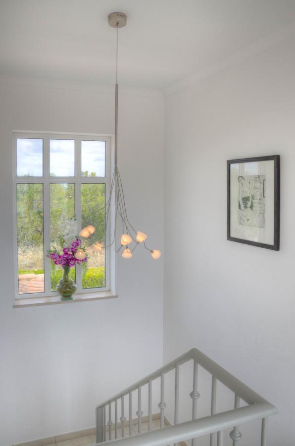 Villa Montanha, Luxury Coastal Villa, With Swimming Pool, Loungers And Alfresco Dining, 10 Min Walk To The Beautiful Praia Da Luz Beach, Shops, Bars And Restaurants! المظهر الخارجي الصورة
