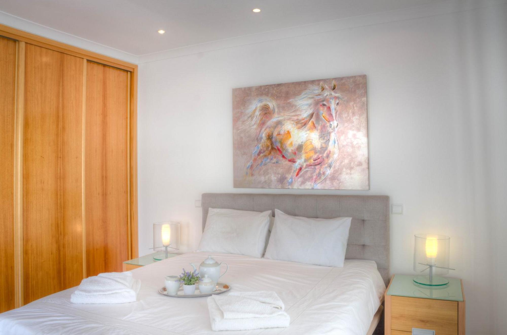 Villa Montanha, Luxury Coastal Villa, With Swimming Pool, Loungers And Alfresco Dining, 10 Min Walk To The Beautiful Praia Da Luz Beach, Shops, Bars And Restaurants! المظهر الخارجي الصورة