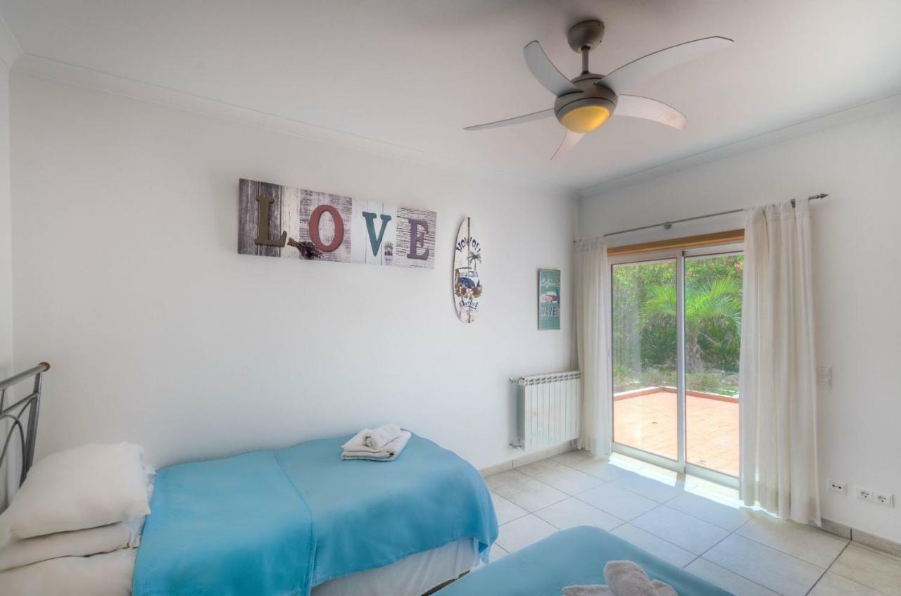 Villa Montanha, Luxury Coastal Villa, With Swimming Pool, Loungers And Alfresco Dining, 10 Min Walk To The Beautiful Praia Da Luz Beach, Shops, Bars And Restaurants! المظهر الخارجي الصورة