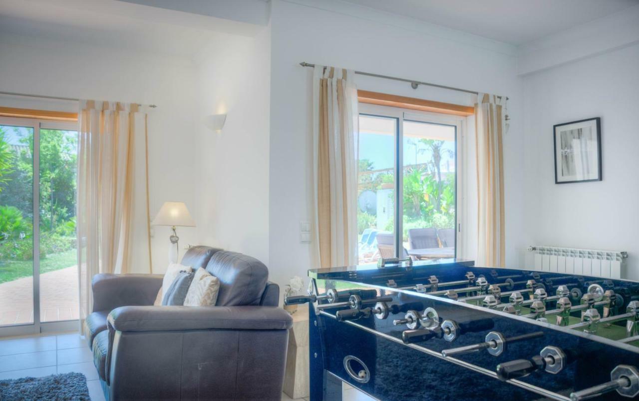 Villa Montanha, Luxury Coastal Villa, With Swimming Pool, Loungers And Alfresco Dining, 10 Min Walk To The Beautiful Praia Da Luz Beach, Shops, Bars And Restaurants! المظهر الخارجي الصورة